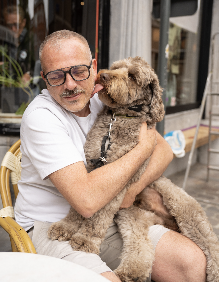 Georges, de hond en mascotte van de zaak
